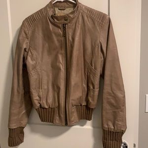 Doma Brown Leather Zip Up Jacket stretchy cuffs and Bottom Band size Large